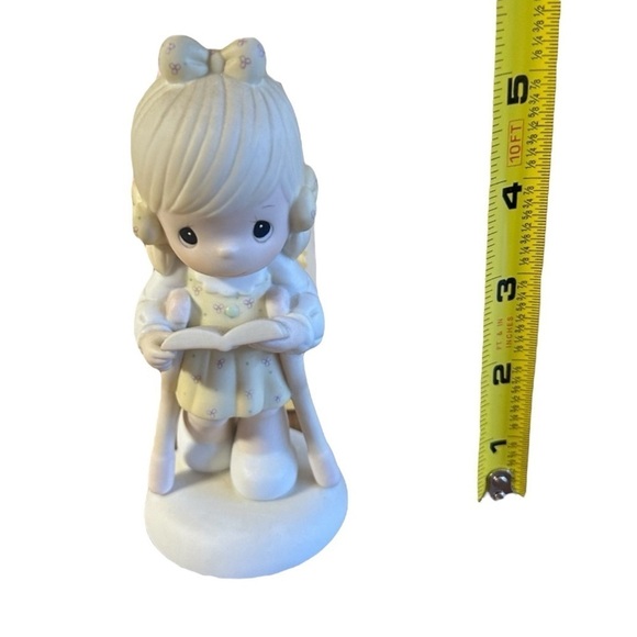 Vintage Precious Moments "He Walks With Me" Ceramic Decoration Figurine - Picture 7 of 7